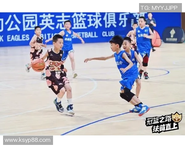 小男孩的篮球梦想鼓励他勇敢追逐热爱的运动之路